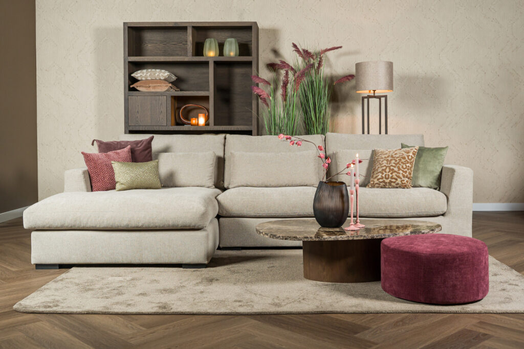 Hoekbank Elena beige stof met lendenkussens - Woonwinkel Lounge Zwolle
